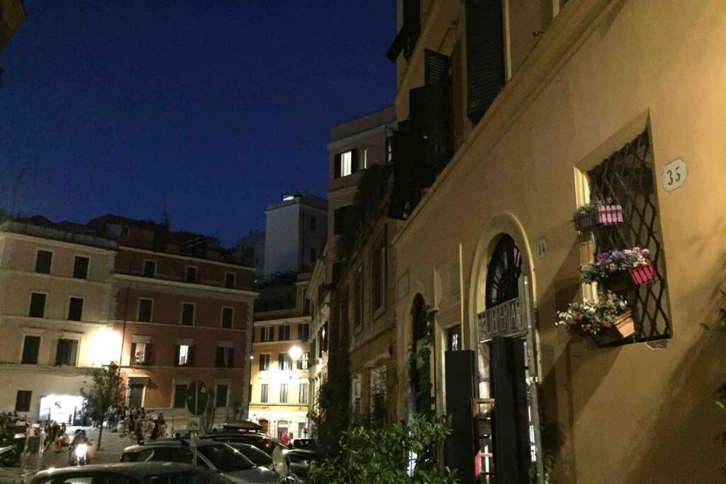 Small Mezzanine Apartment Colosseo Roma Exterior foto