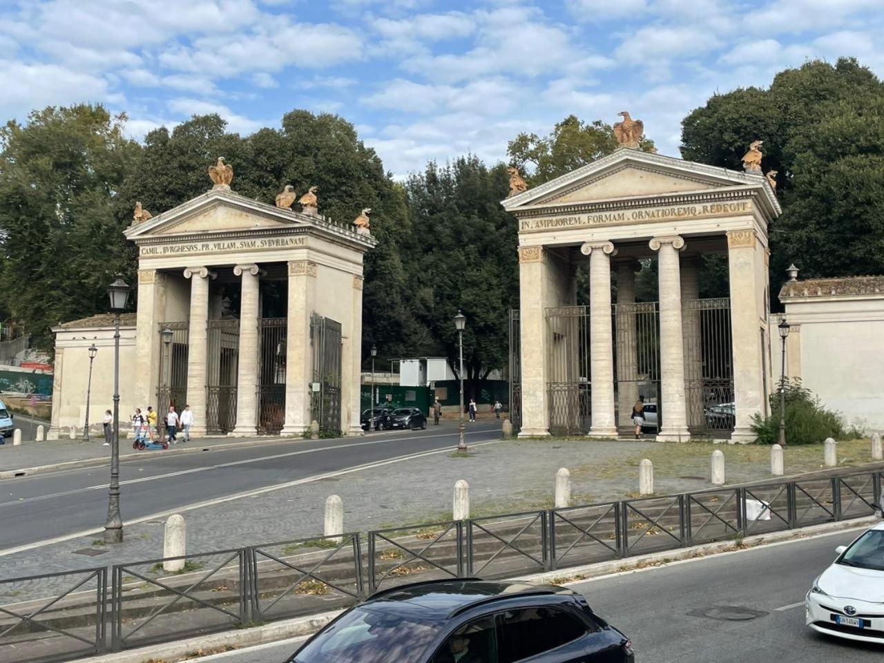 Small Mezzanine Apartment Colosseo Roma Exterior foto